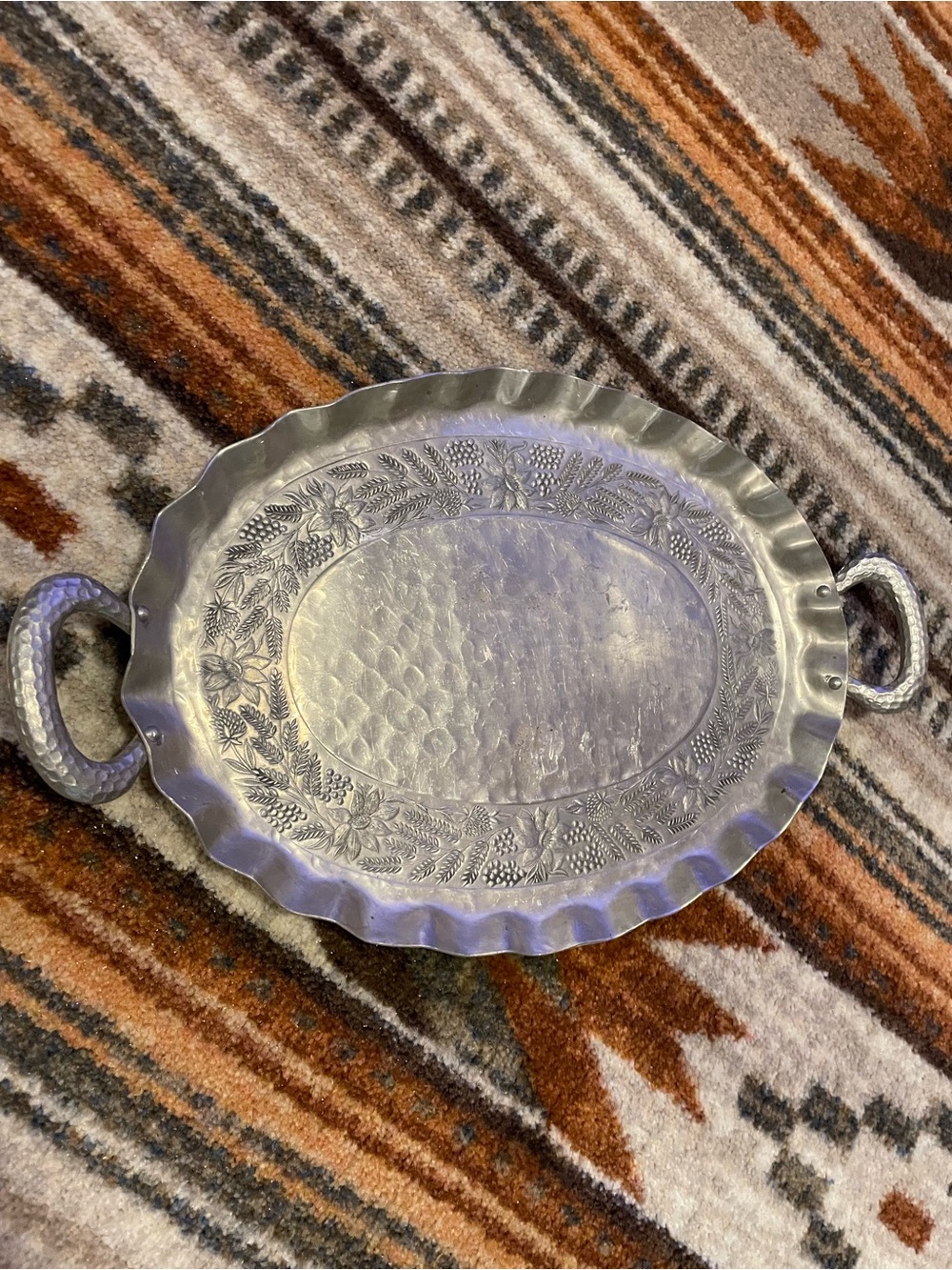 Vintage Rodney Kent Hammered Alluminum Oval Scalloped Tray